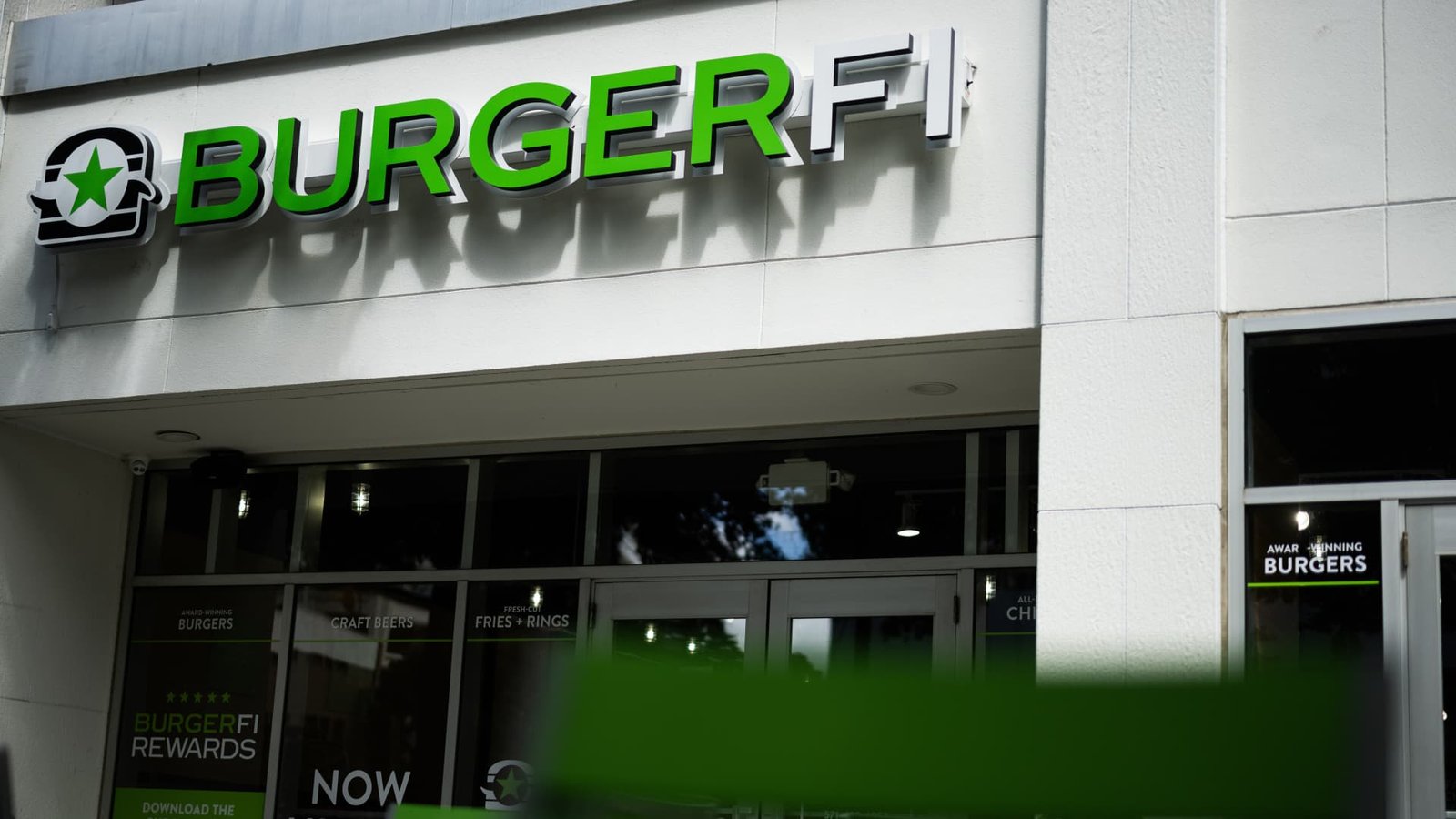 Logo:4k5t391b3bg= Burgerfi